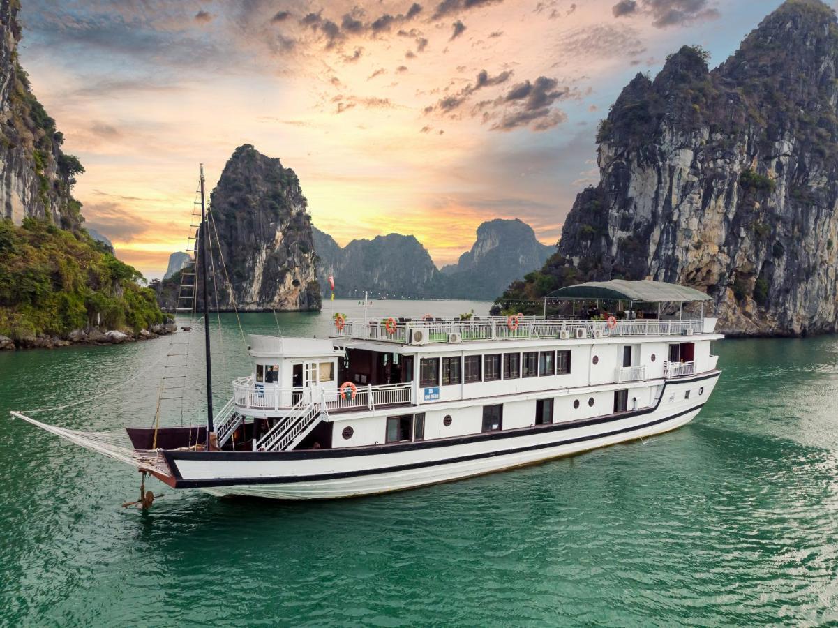 Legend Cruise Hotel Ha Long Bagian luar foto