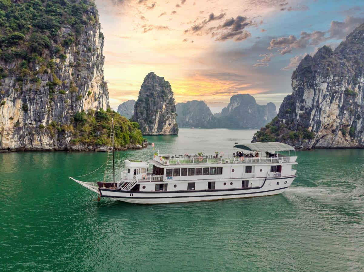 Legend Cruise Hotel Ha Long Bagian luar foto